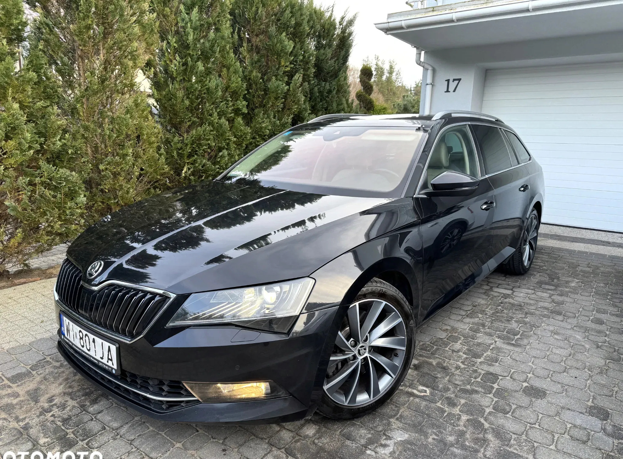 samochody osobowe Skoda Superb cena 79900 przebieg: 229000, rok produkcji 2019 z Gdynia